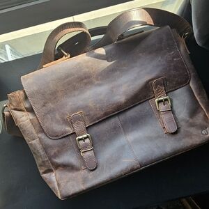 Men's Classic Brown Leather Messenger Bag - Premium Everyday Carry